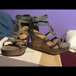 Wedge sandals